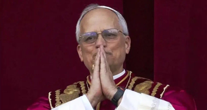 البابا لاوون الرابع عشر يصلّي من أجل الشرق الأوسط ويحذّر من خطر انزلاق لبنان إلى عدم الاستقرار